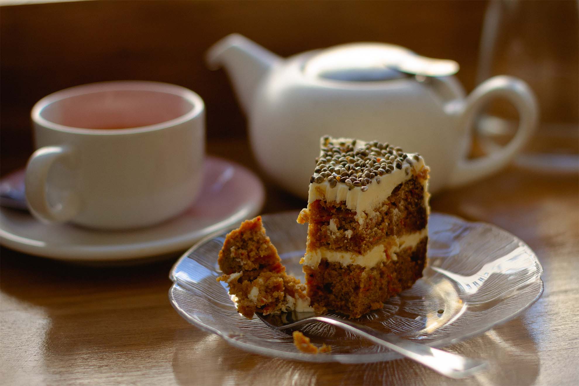 piece of cake with hot drink